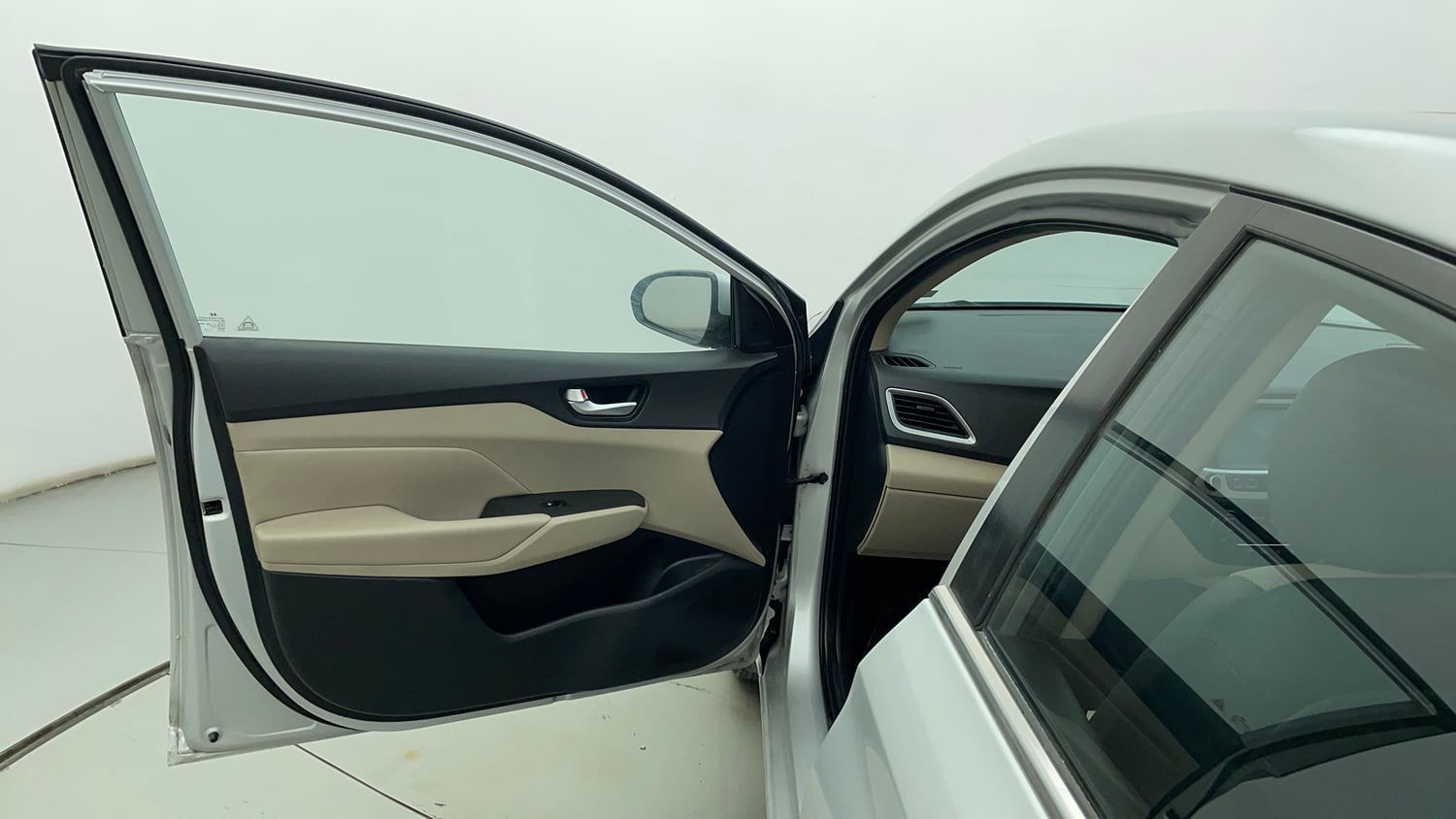 Used 2018 Hyundai Verna SX (O) 1.6 VTVT AT Petrol Automatic interior LEFT FRONT DOOR OPEN VIEW