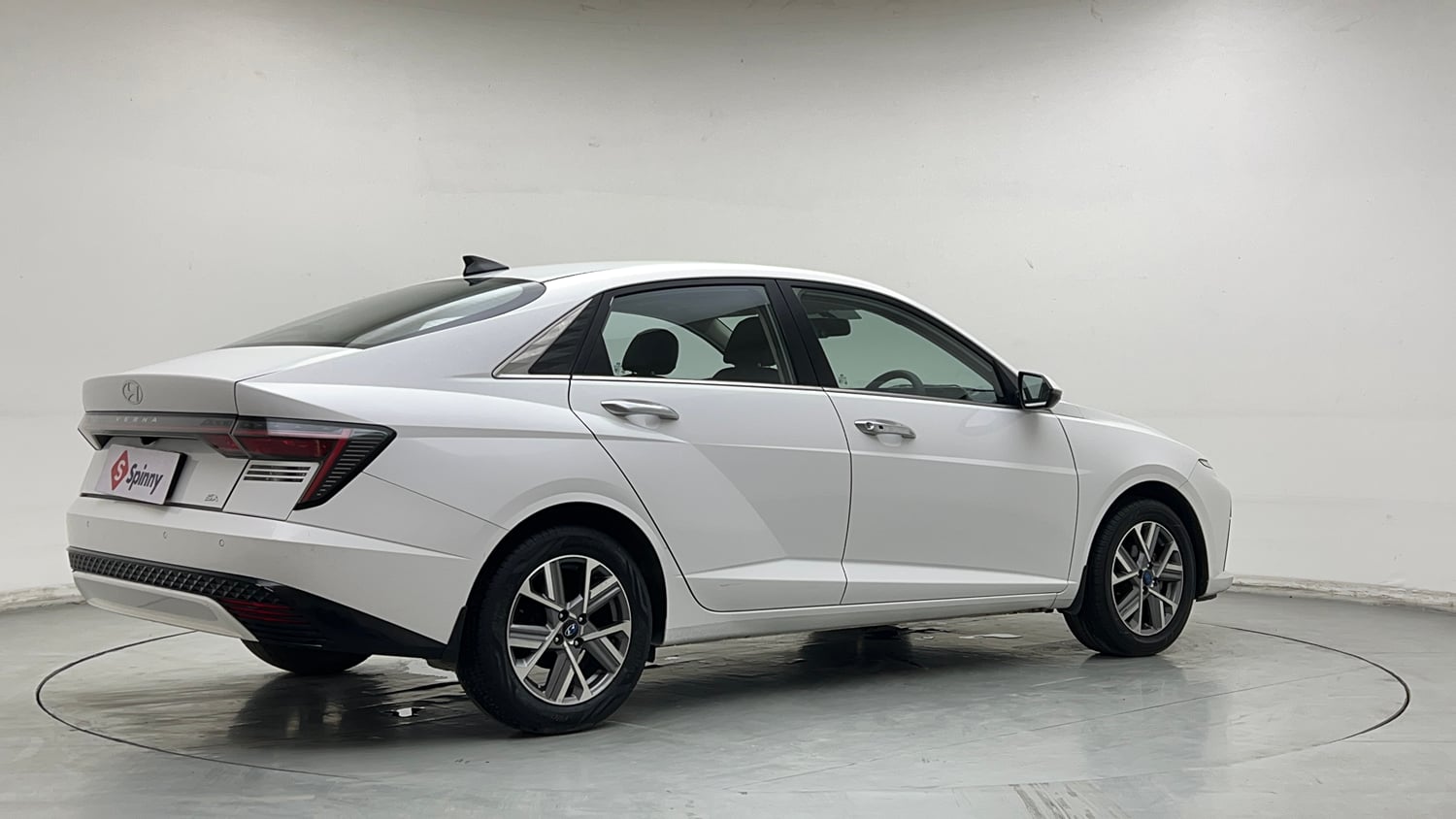 Used 2024 Hyundai Verna SX 1.5 Petrol MT Petrol Manual exterior RIGHT REAR CORNER VIEW