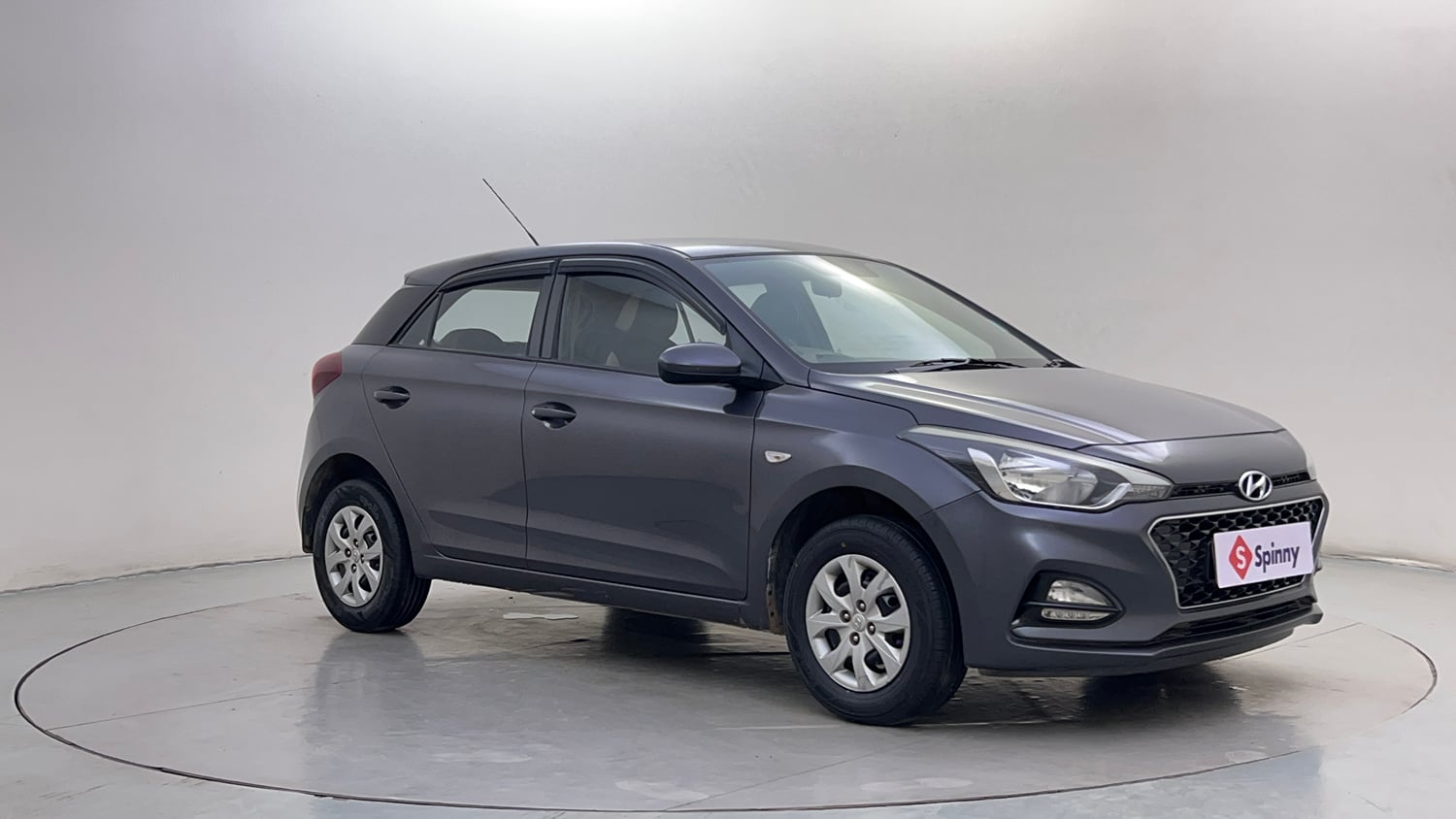 Used 2019 Hyundai Elite i20 Magna Plus 1.2 + CNG (Outside Fitted) Petrol Manual exterior RIGHT FRONT CORNER VIEW