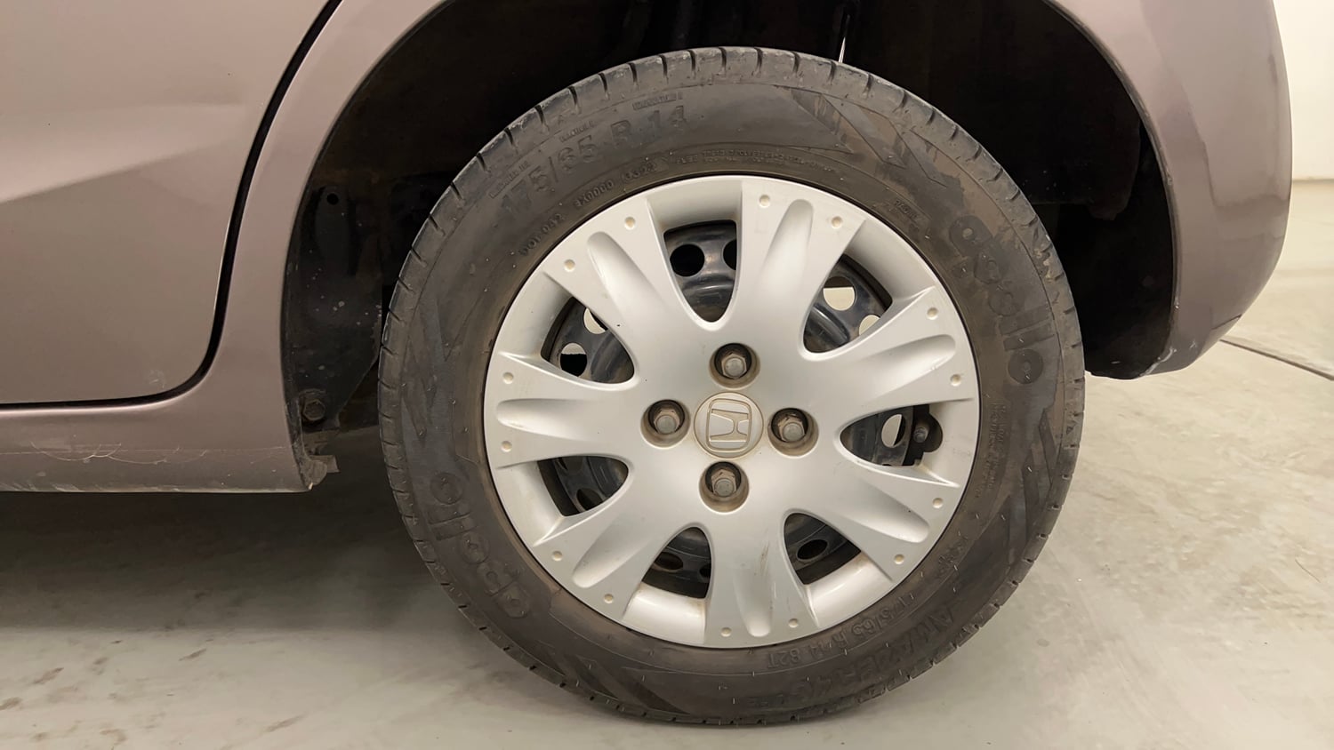 Used 2015 Honda Brio S MT Petrol Manual tyres LEFT REAR TYRE RIM VIEW