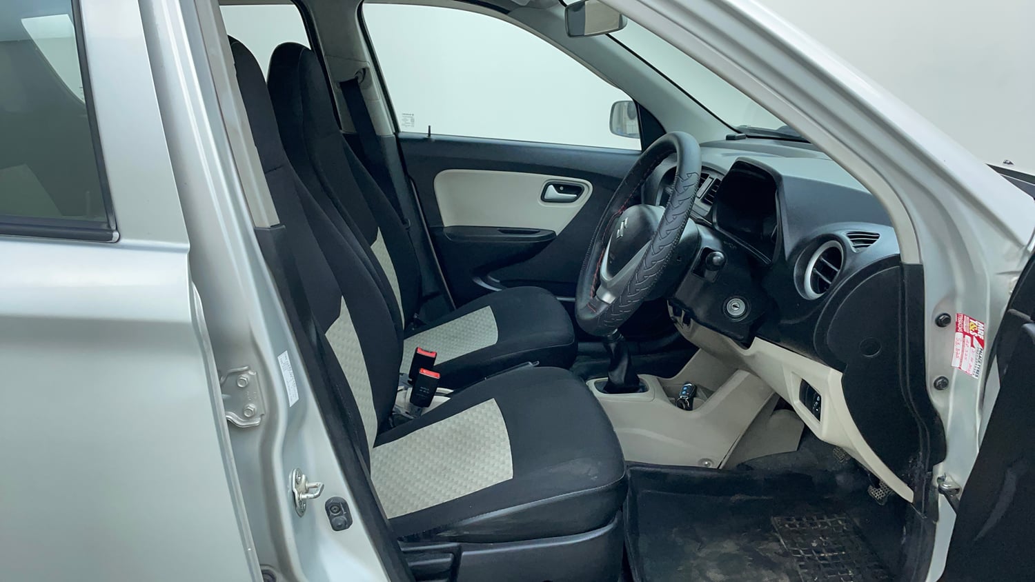 Used 2021 Maruti Suzuki Alto 800 LXi (O) Petrol Manual interior RIGHT SIDE FRONT DOOR CABIN VIEW