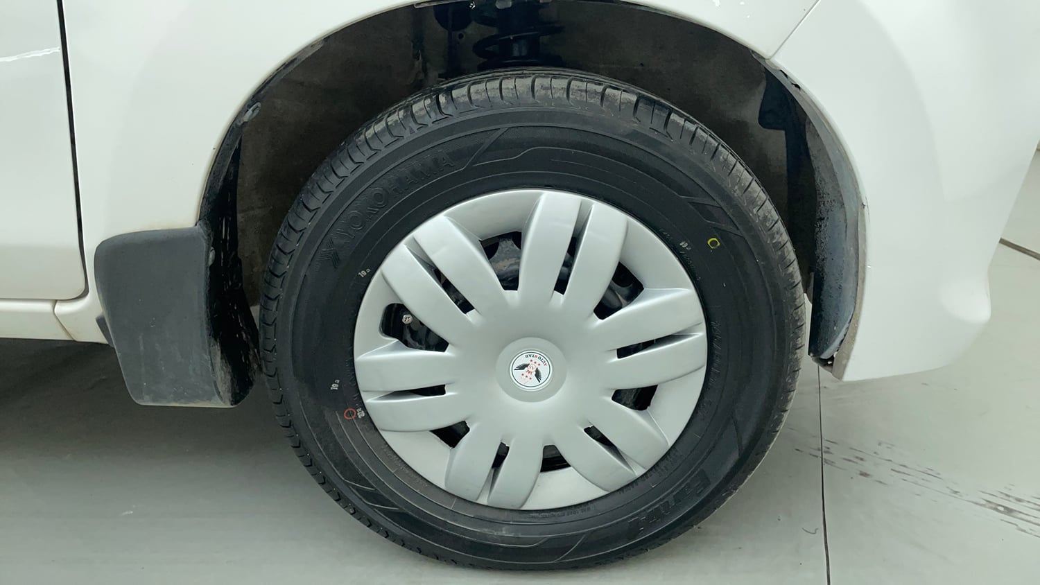 Used 2018 Maruti Suzuki Alto 800 LXi Petrol Manual tyres RIGHT FRONT TYRE RIM VIEW
