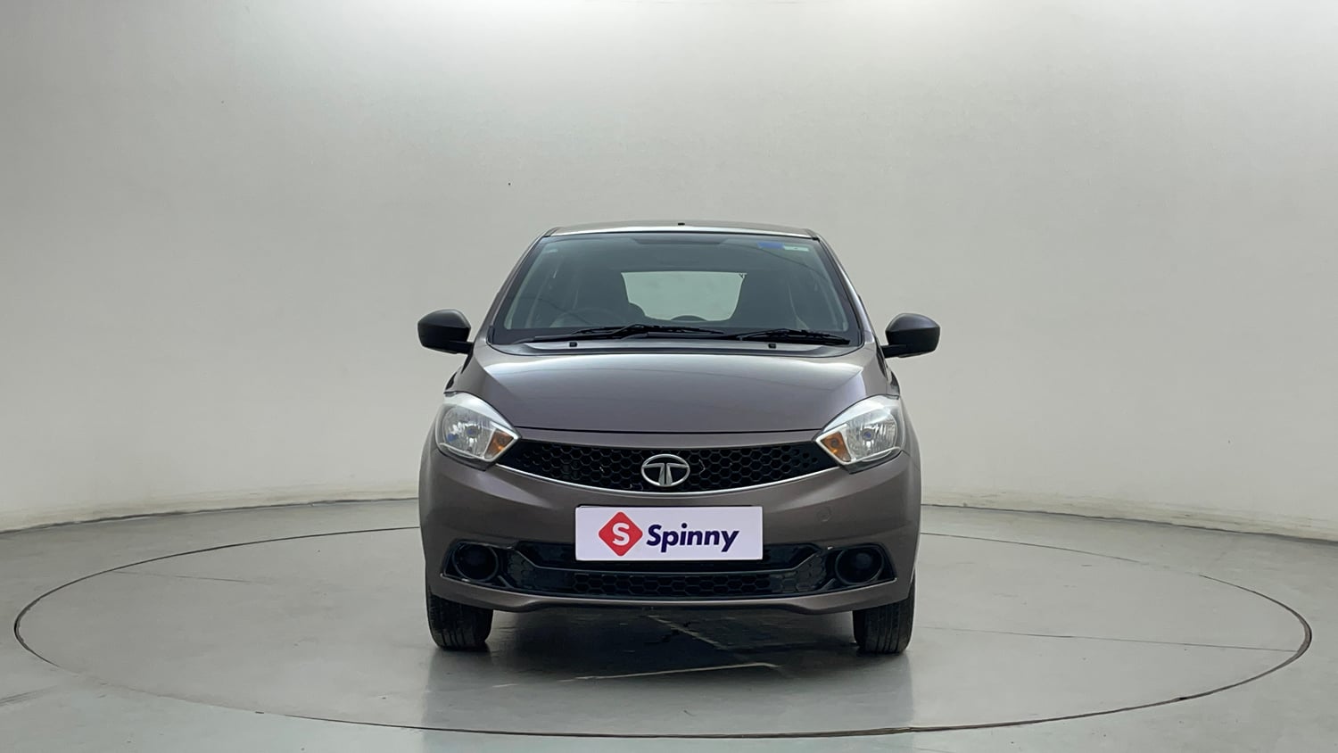 Used 2016 Tata Tiago Revotron XM Petrol Manual exterior FRONT VIEW