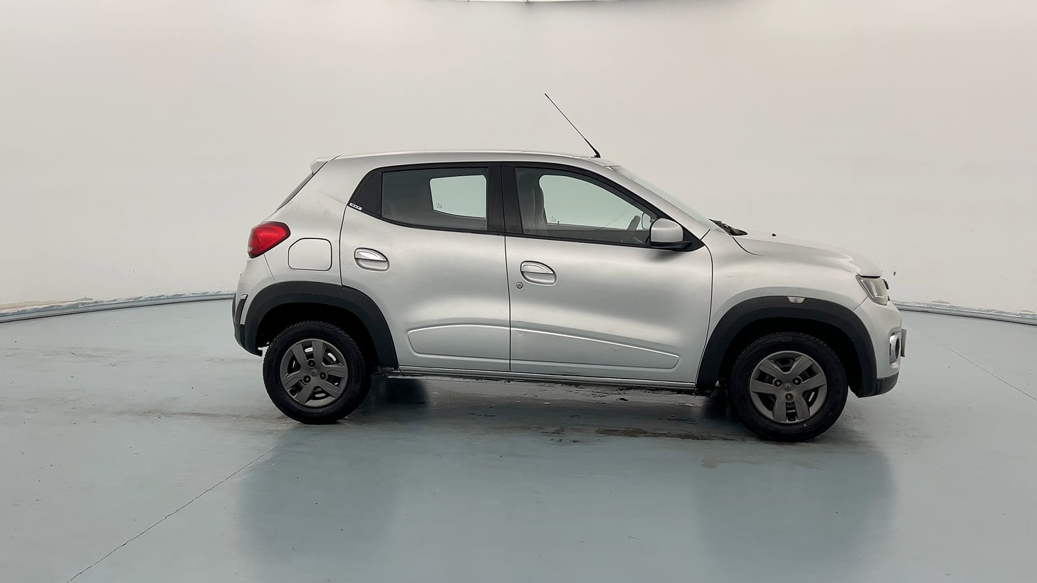 Used 2017 Renault Kwid RXT (O) 1.0 SCE Edition Petrol Manual exterior RIGHT SIDE VIEW
