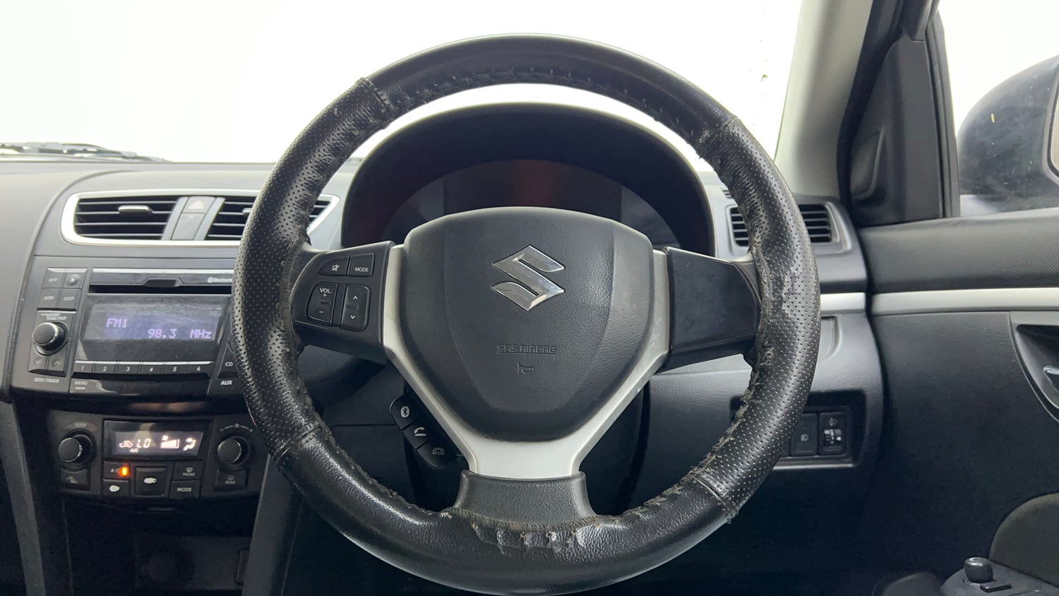 Used 2015 Maruti Suzuki Swift ZXi Petrol Manual interior STEERING VIEW