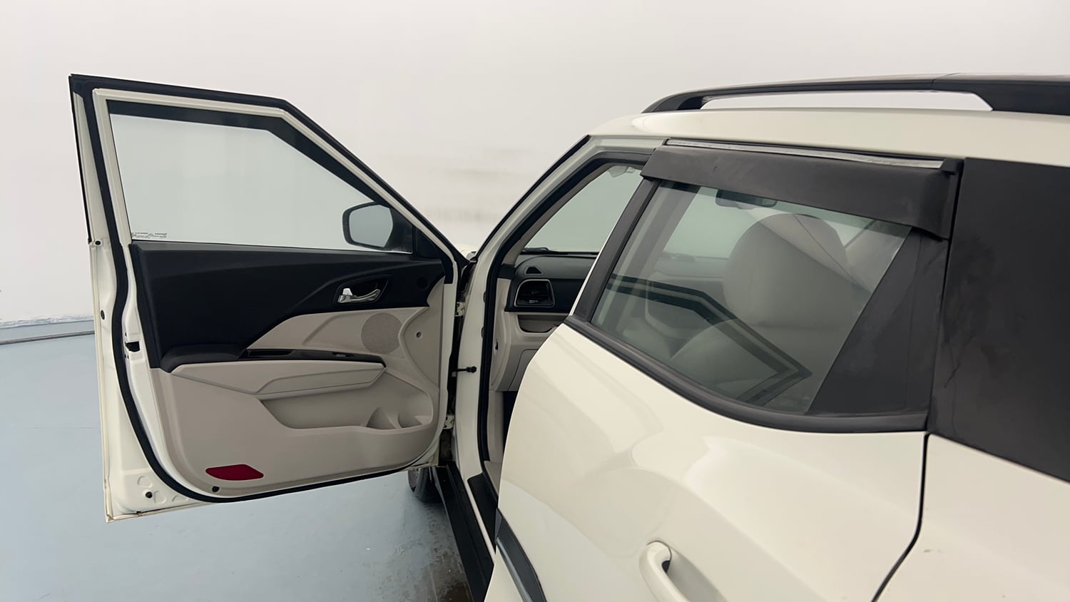 Used 2022 Mahindra XUV 300 W8 (O) 1.2 Petrol Petrol Manual interior LEFT FRONT DOOR OPEN VIEW