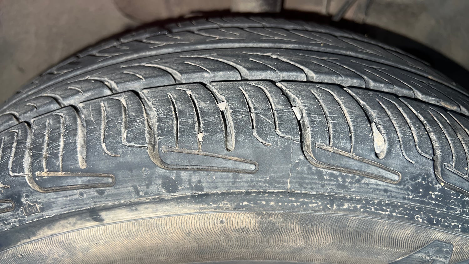 Used 2018 Tata Tiago Revotron XZA Petrol Automatic tyres RIGHT FRONT TYRE TREAD VIEW