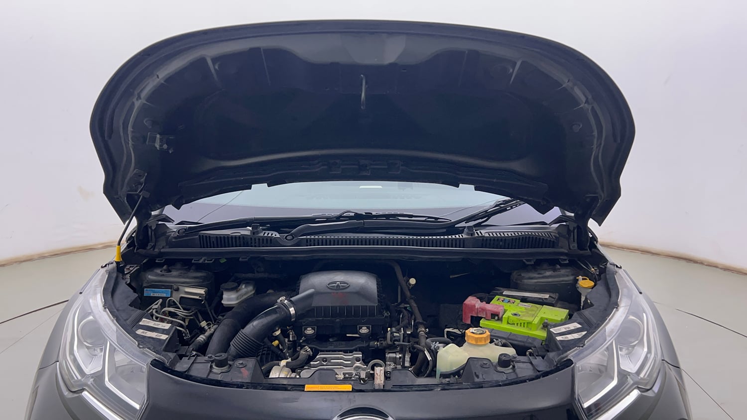 Used 2022 Tata Nexon XM (S) Petrol Manual engine ENGINE & BONNET OPEN FRONT VIEW