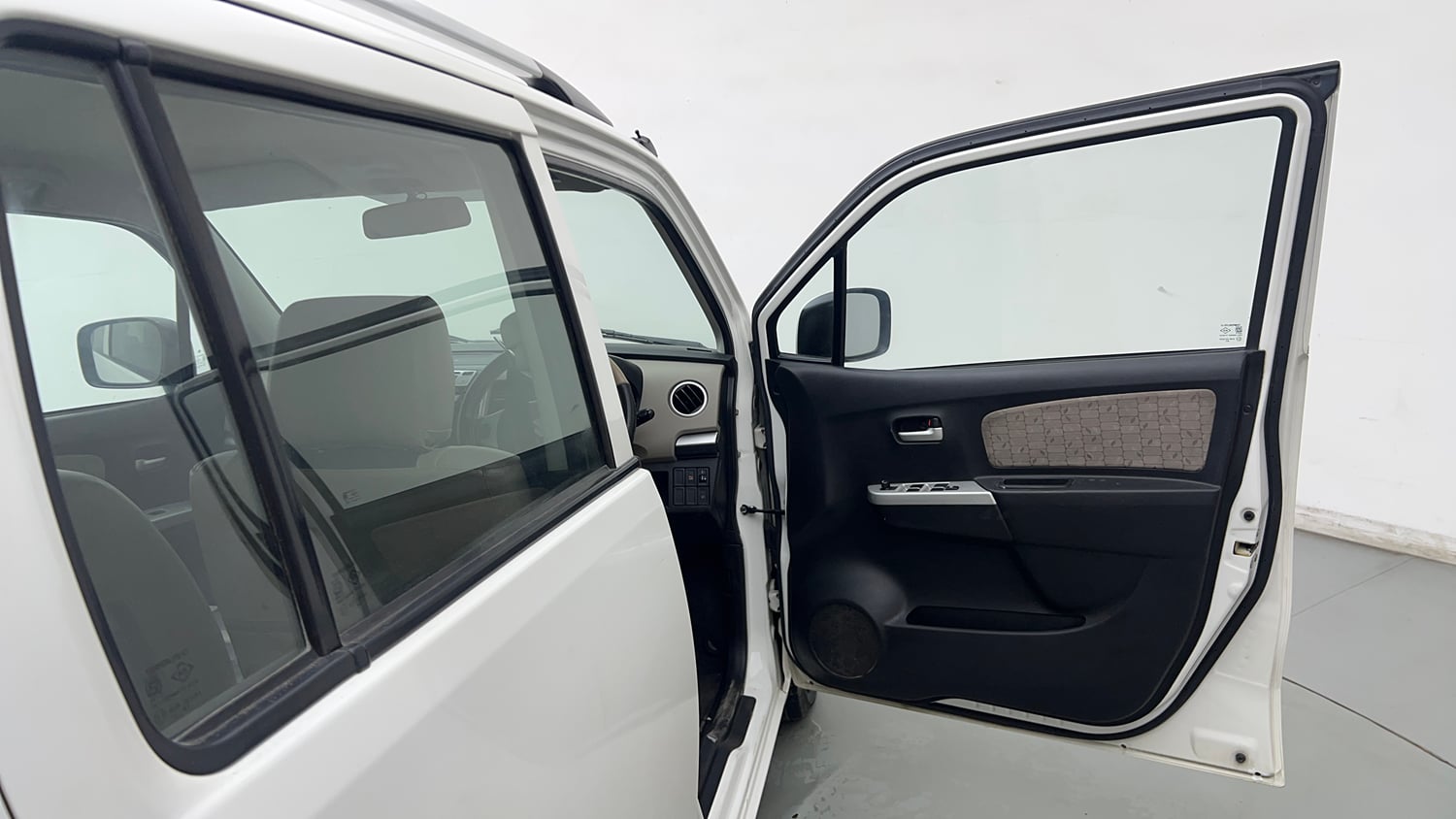 Used 2015 Maruti Suzuki Wagon R VXI Petrol Manual interior RIGHT FRONT DOOR OPEN VIEW