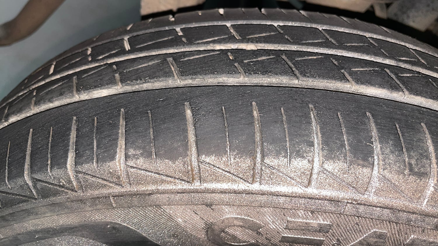 Used 2021 Maruti Suzuki Alto 800 LXi (O) Petrol Manual tyres RIGHT REAR TYRE TREAD VIEW