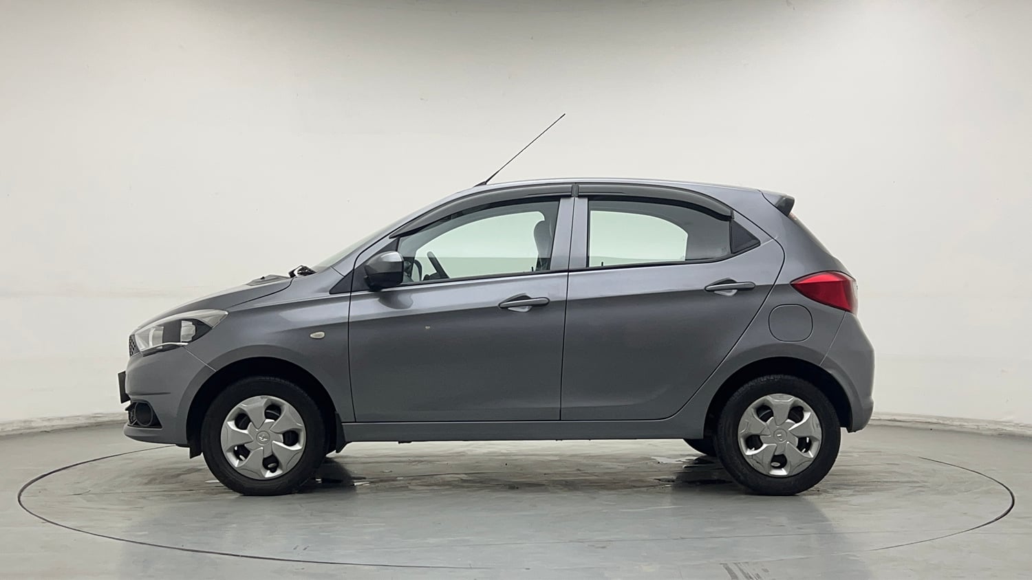 Used 2018 Tata Tiago Revotron XTA Petrol Automatic exterior LEFT SIDE VIEW