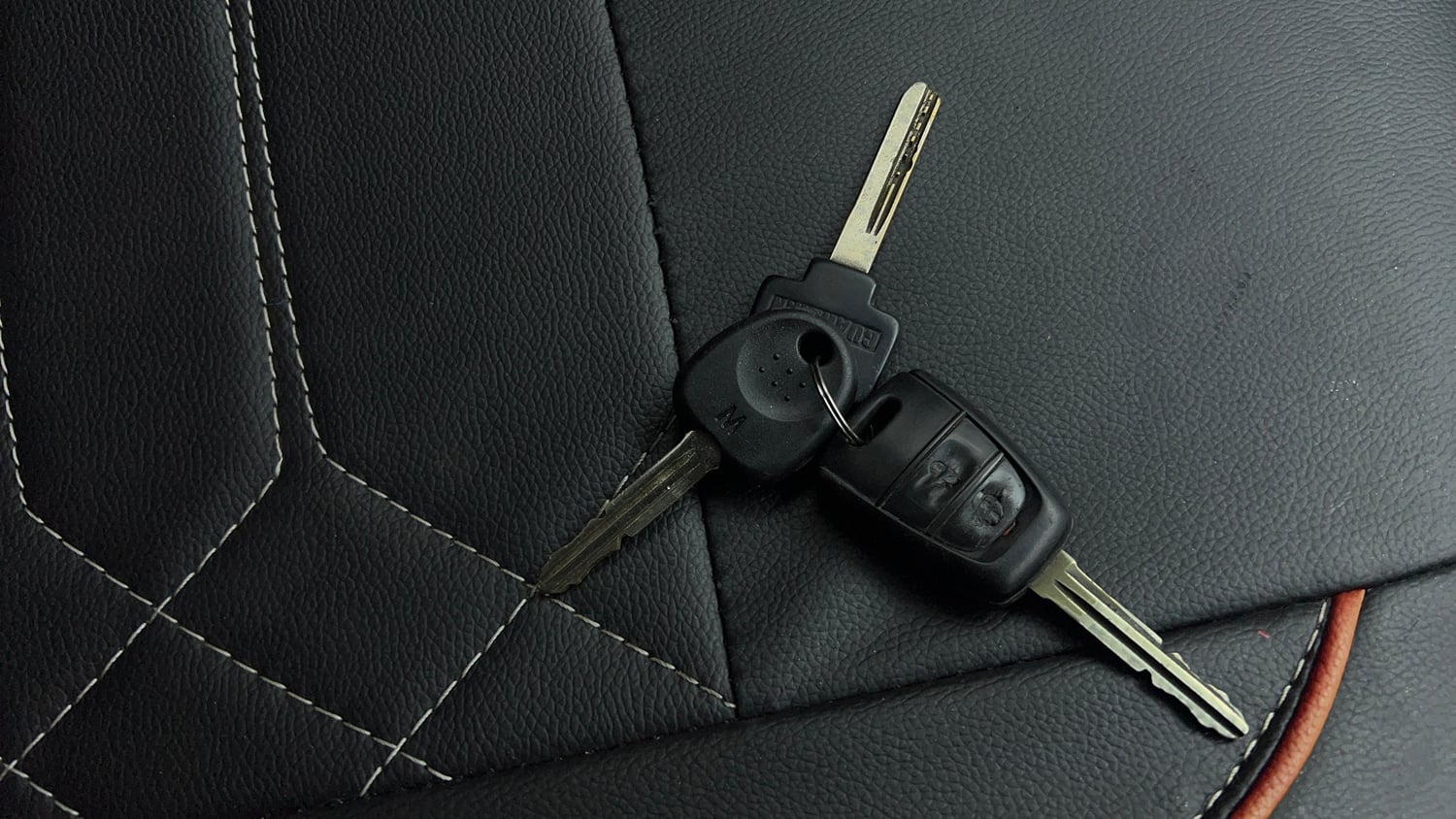 Used 2014 Hyundai Eon Sportz Petrol Manual extra CAR KEY VIEW