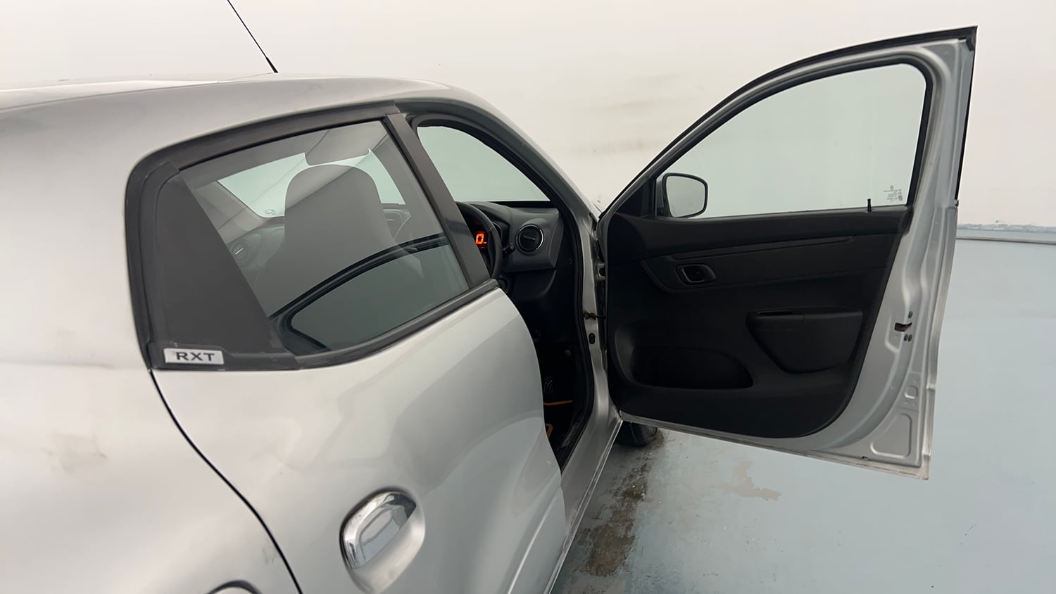 Used 2017 Renault Kwid RXT (O) 1.0 SCE Edition Petrol Manual interior RIGHT FRONT DOOR OPEN VIEW