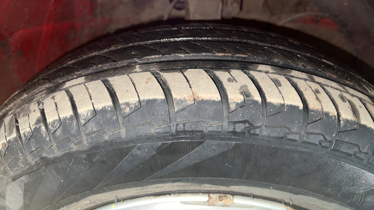 Used 2021 Maruti Suzuki Swift LXi Petrol Manual tyres RIGHT FRONT TYRE TREAD VIEW