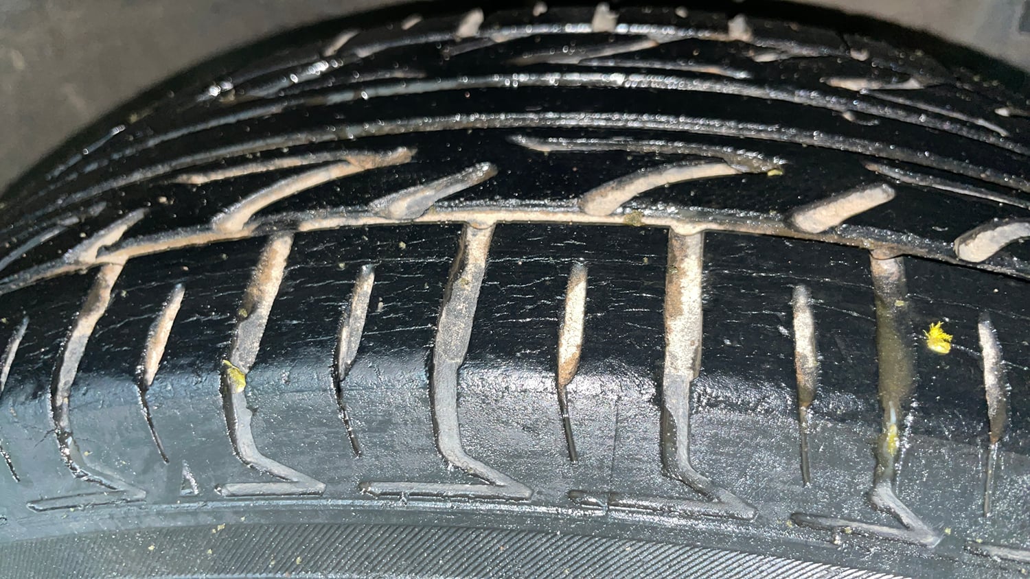 Used 2015 Maruti Suzuki Swift VXi Petrol Manual tyres RIGHT FRONT TYRE TREAD VIEW