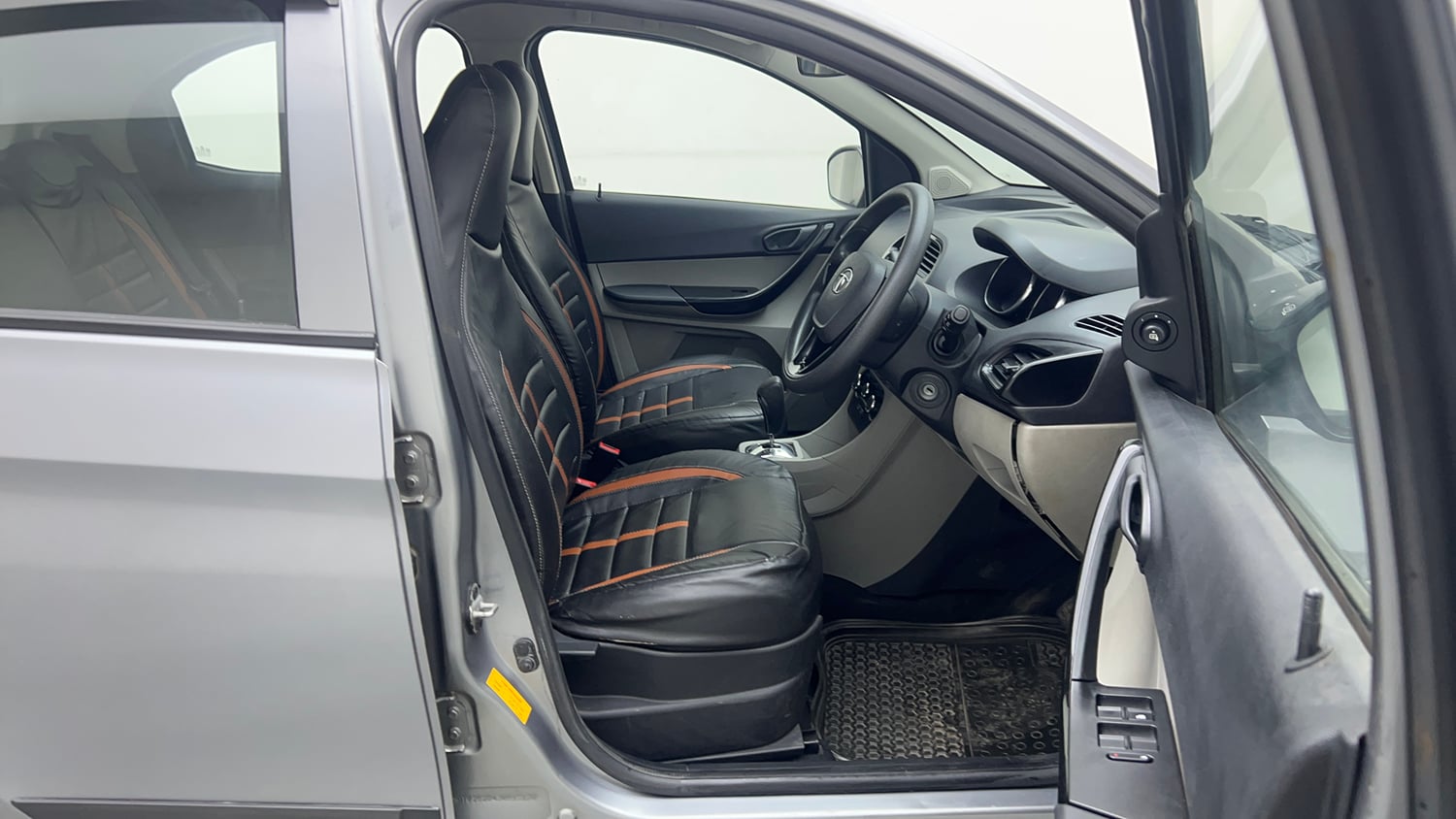 Used 2018 Tata Tiago Revotron XTA Petrol Automatic interior RIGHT SIDE FRONT DOOR CABIN VIEW