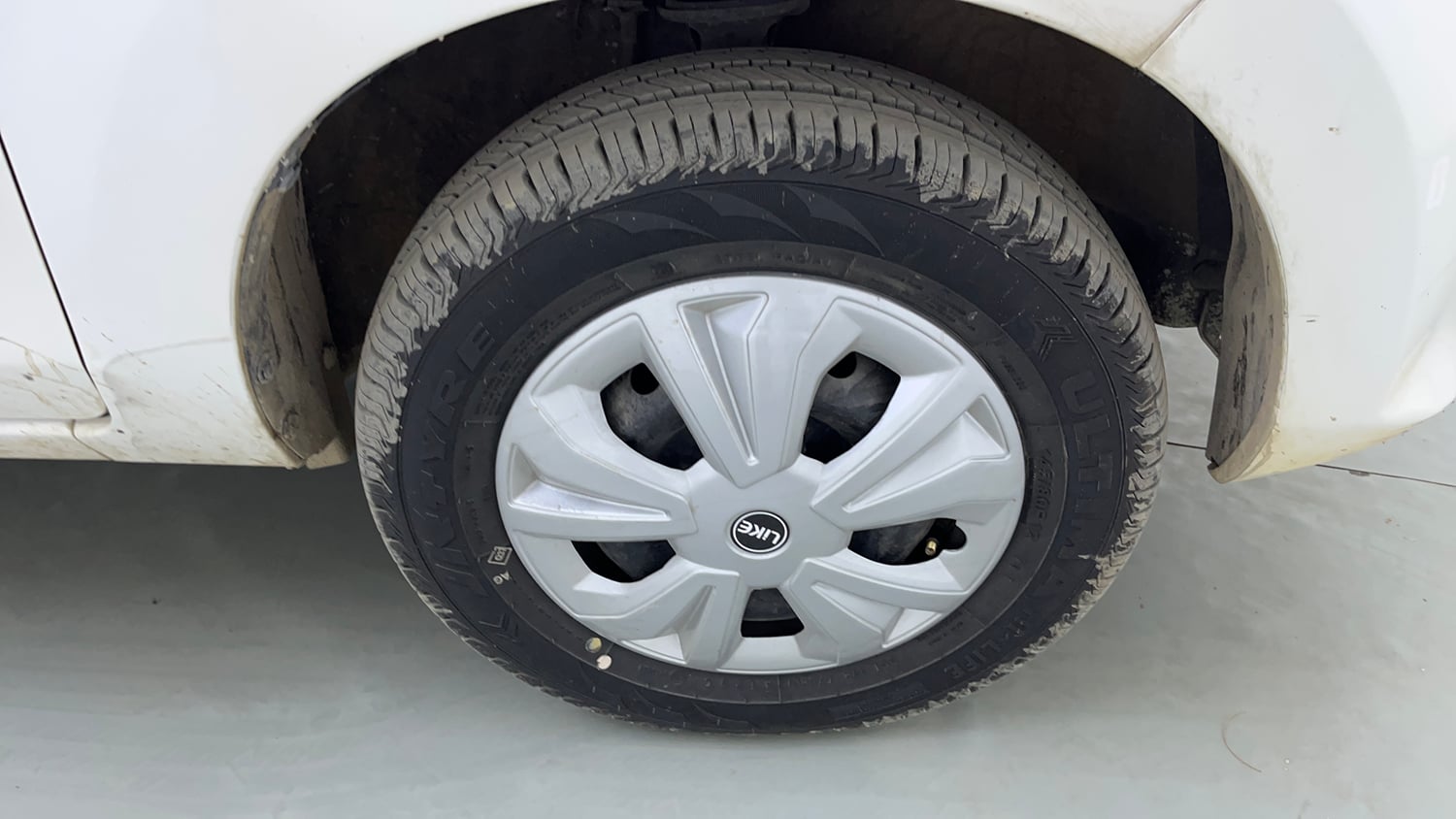 Used 2013 Maruti Suzuki Alto 800 Lxi CNG Cng Manual tyres RIGHT FRONT TYRE RIM VIEW