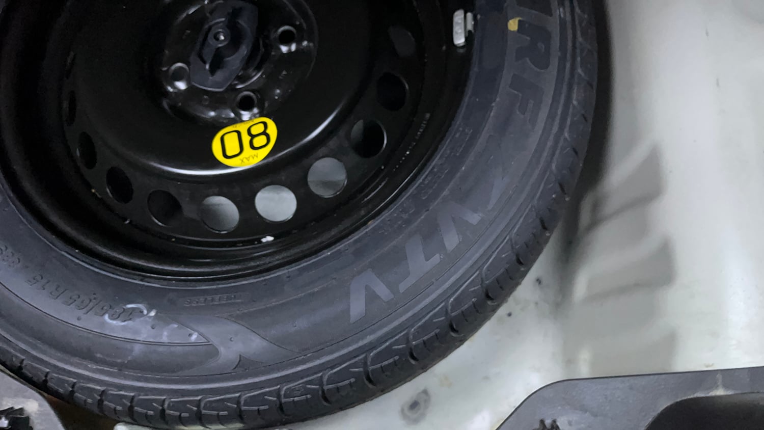 Used 2017 Maruti Suzuki Baleno Zeta 1.2 AT Petrol Automatic tyres SPARE TYRE VIEW