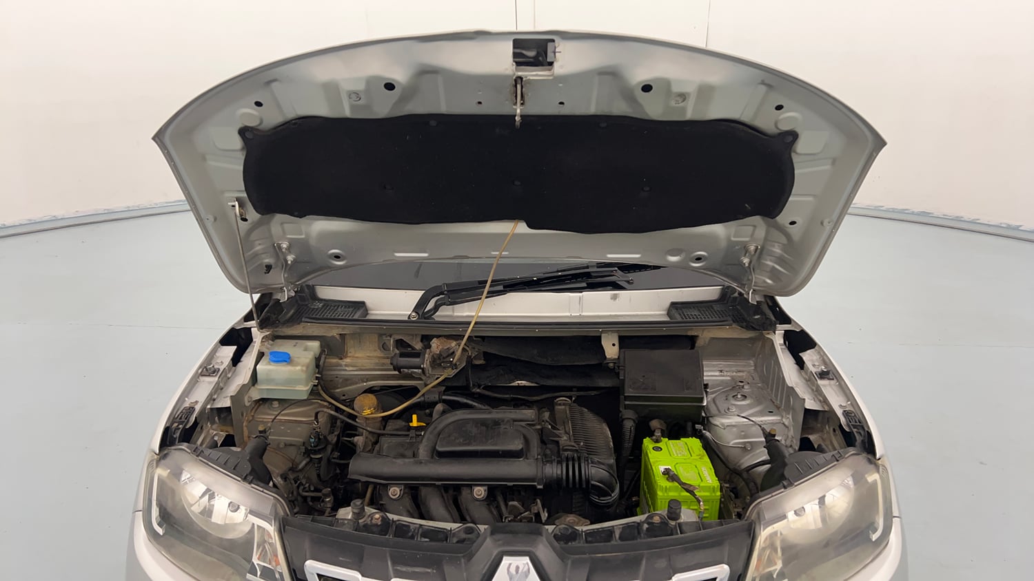 Used 2017 Renault Kwid RXT (O) 1.0 SCE Edition Petrol Manual engine ENGINE & BONNET OPEN FRONT VIEW