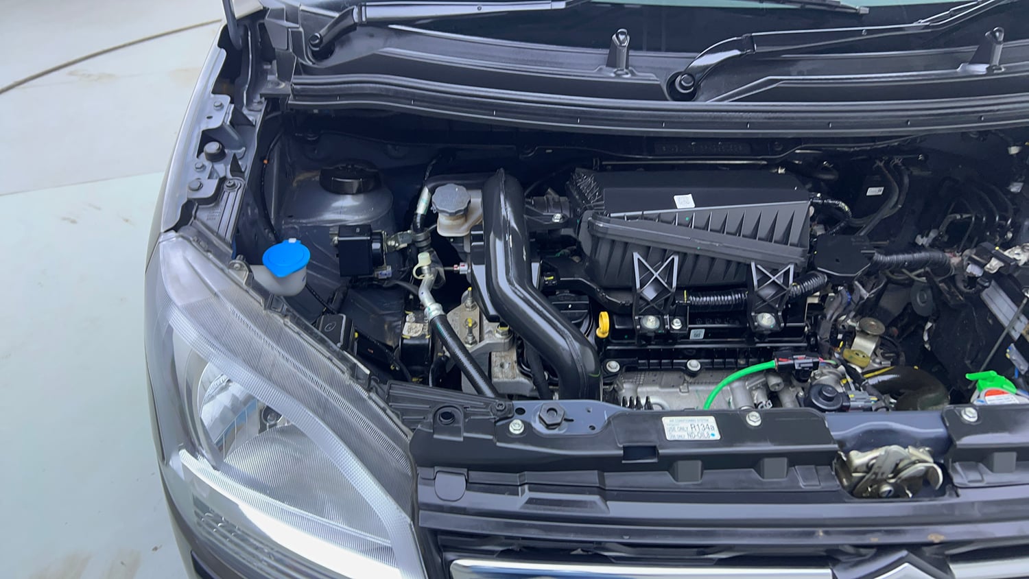 Used 2023 Maruti Suzuki Wagon R VXI 1.0 Petrol Manual engine ENGINE RIGHT SIDE VIEW
