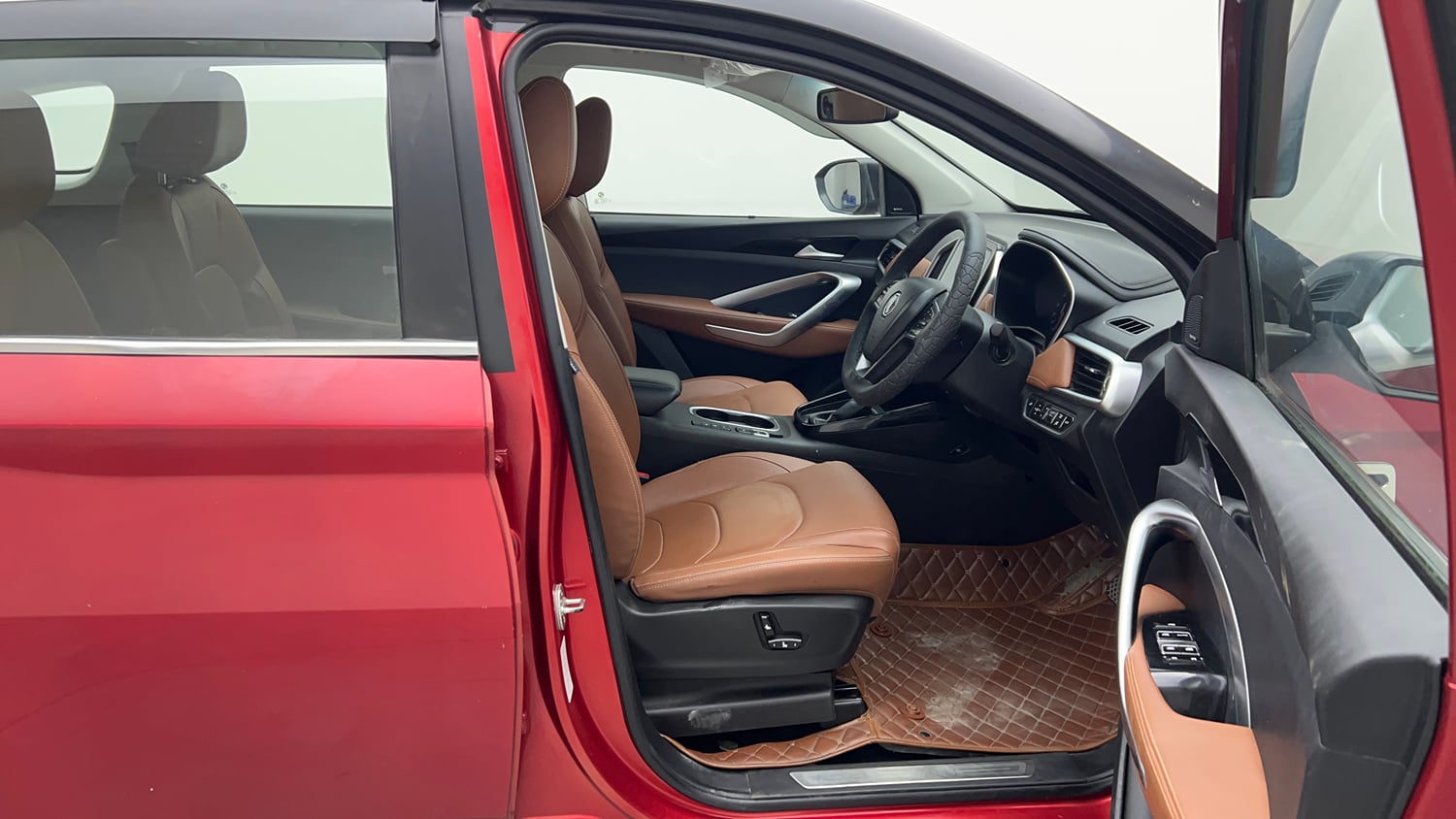 Used 2021 MG Motors Hector Plus Sharp 1.5 Petrol Turbo CVT 6-STR Dual Tone Petrol Automatic interior RIGHT SIDE FRONT DOOR CABIN VIEW