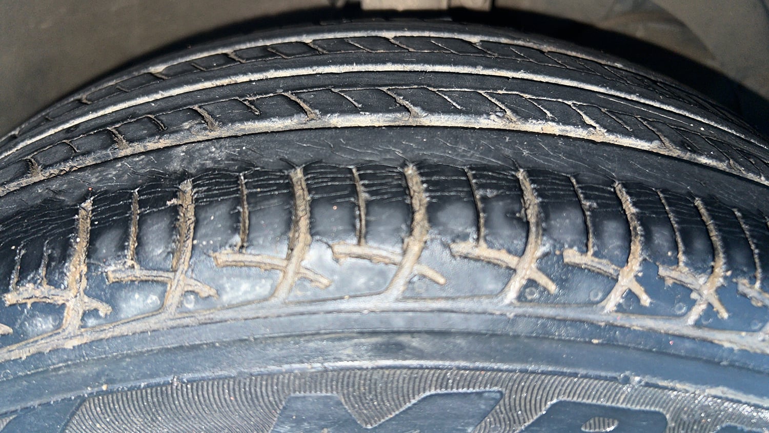 Used 2018 Maruti Suzuki Baleno Delta 1.2 Petrol Manual tyres RIGHT FRONT TYRE TREAD VIEW