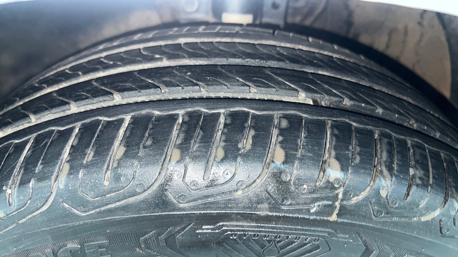 Used 2018 Skoda Rapid Ambition 1.6 MPI AT Petrol Automatic tyres LEFT FRONT TYRE TREAD VIEW