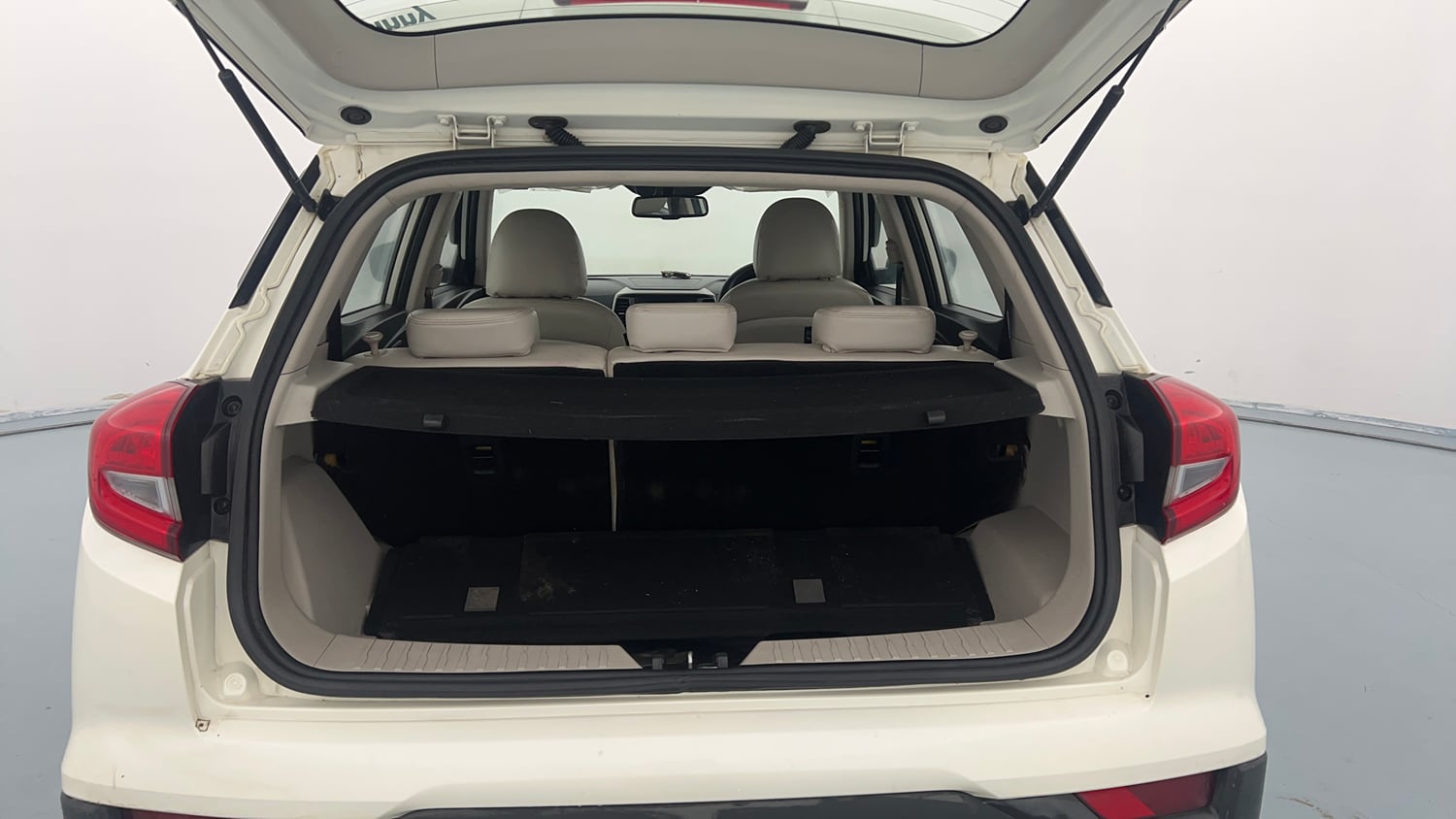 Used 2022 Mahindra XUV 300 W8 (O) 1.2 Petrol Petrol Manual interior DICKY INSIDE VIEW