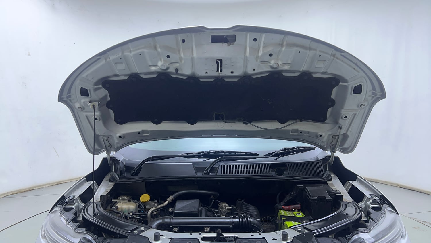 Used 2023 Renault Kiger RXZ AMT Petrol Automatic engine ENGINE & BONNET OPEN FRONT VIEW