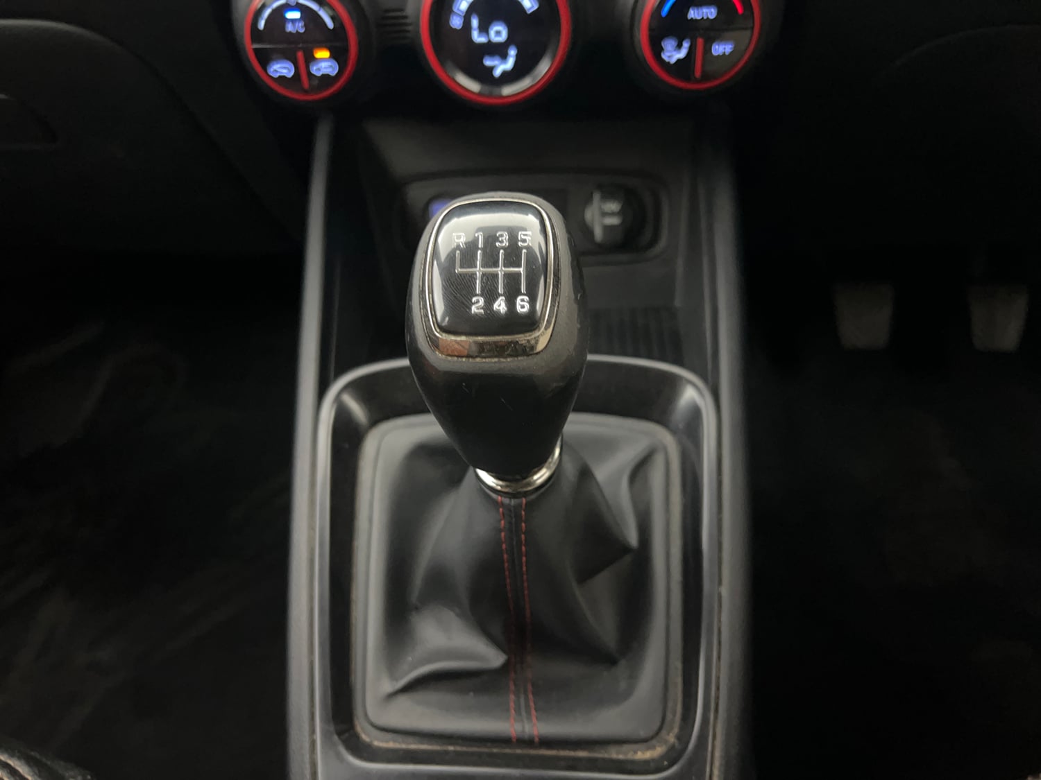 Used 2019 hyundai Venue SX 1.0 (O) Turbo Petrol Petrol Manual interior GEAR  KNOB VIEW