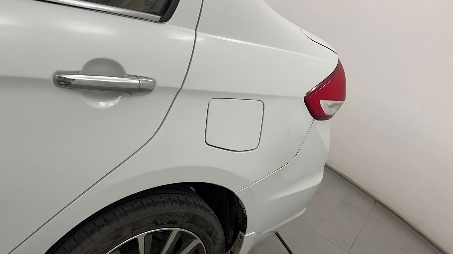 Used 2019 Maruti Suzuki Ciaz Alpha Hybrid 1.5 Petrol Manual dents MINOR SCRATCH