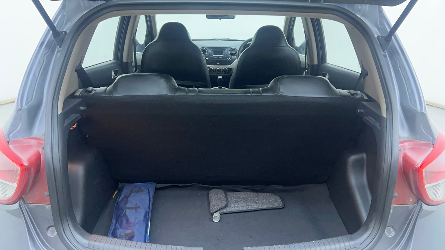 Used 2014 Hyundai Grand i10 Sportz AT 1.2 Kappa VTVT Petrol Automatic interior DICKY INSIDE VIEW