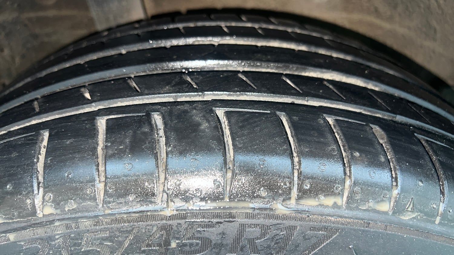 Used 2025 Hyundai Verna SX 1.5 Petrol MT Petrol Manual tyres RIGHT REAR TYRE TREAD VIEW
