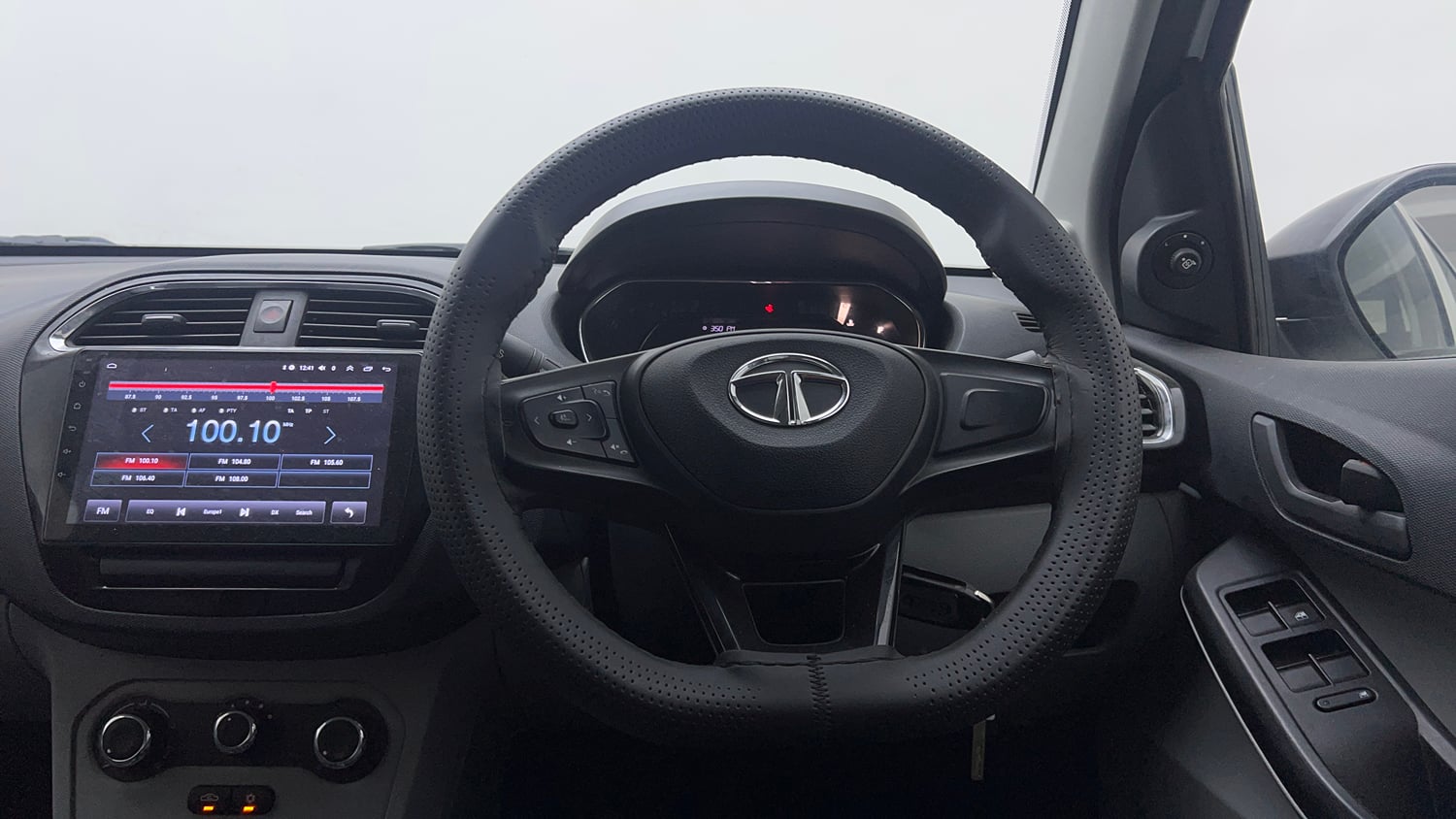 Used 2023 Tata Tiago XT (O) Petrol Manual interior STEERING VIEW
