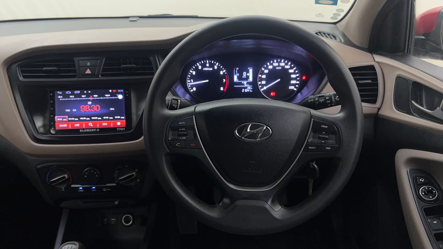 Used 2017 Hyundai Elite i20 Sportz 1.2 Petrol Manual interior STEERING VIEW