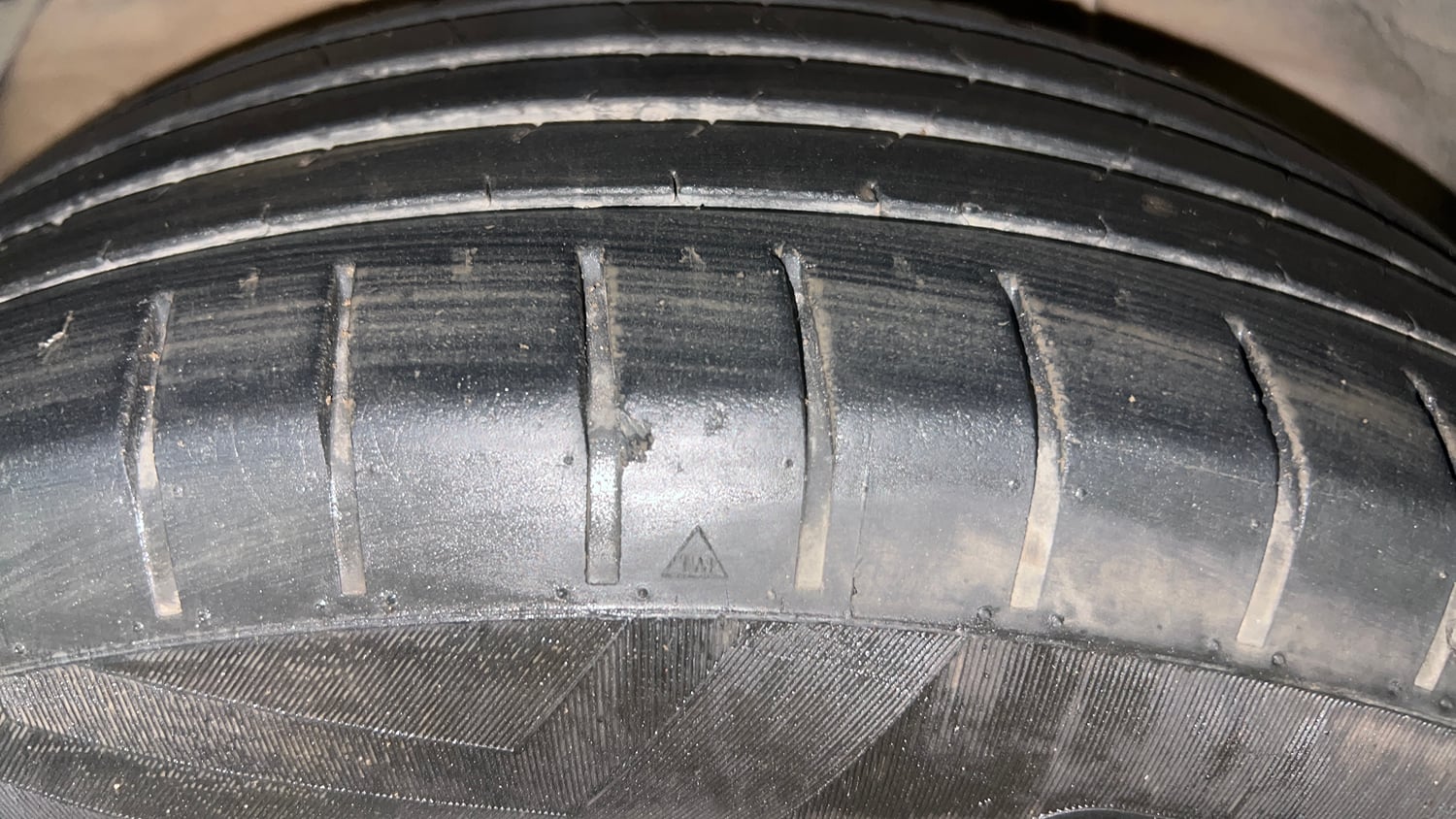 Used 2019 Hyundai Elite i20 Magna Plus 1.2 + CNG (Outside Fitted) Petrol Manual tyres RIGHT REAR TYRE TREAD VIEW