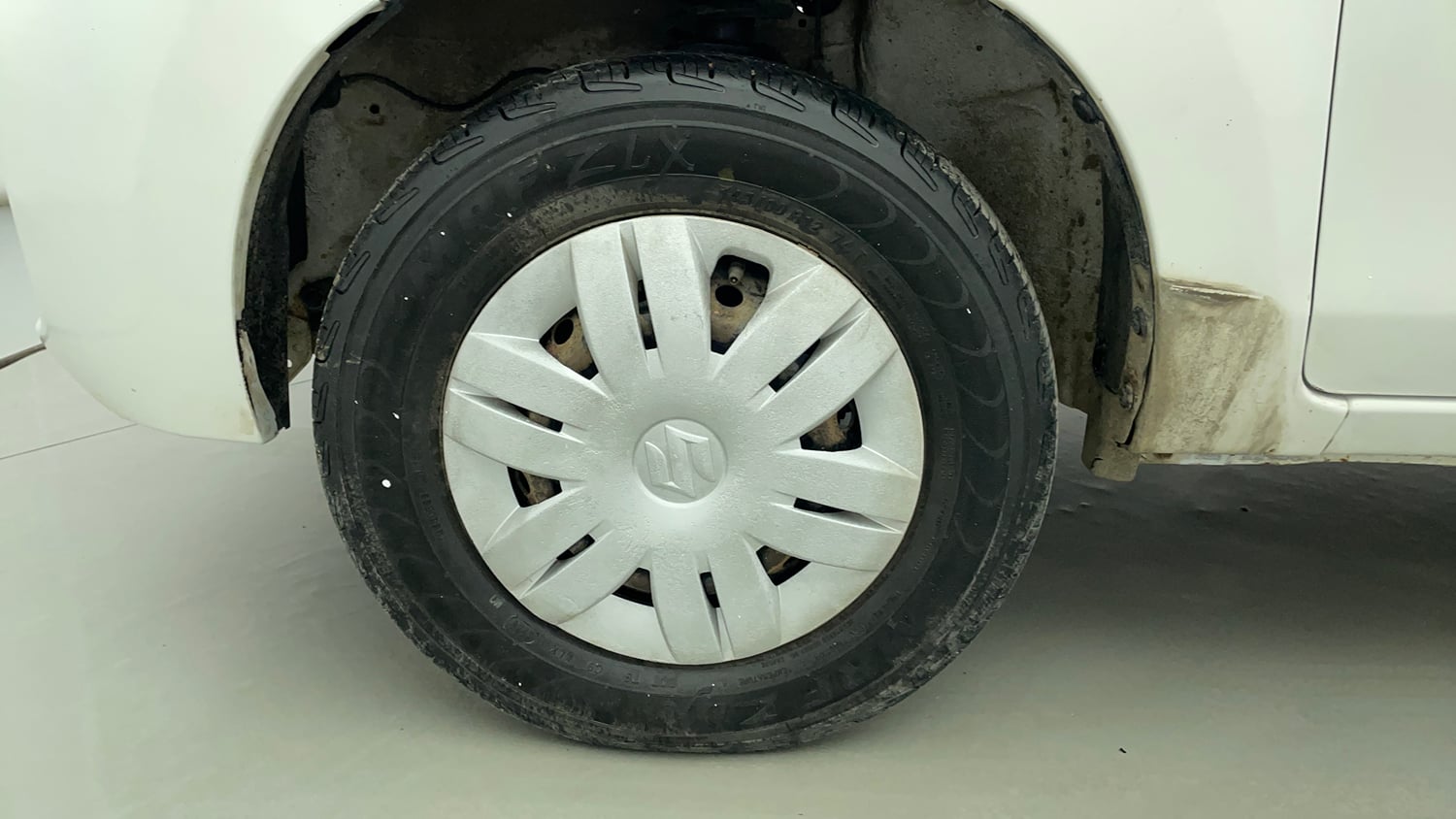 Used 2019 Maruti Suzuki Alto 800 LXi Petrol Manual tyres LEFT FRONT TYRE RIM VIEW