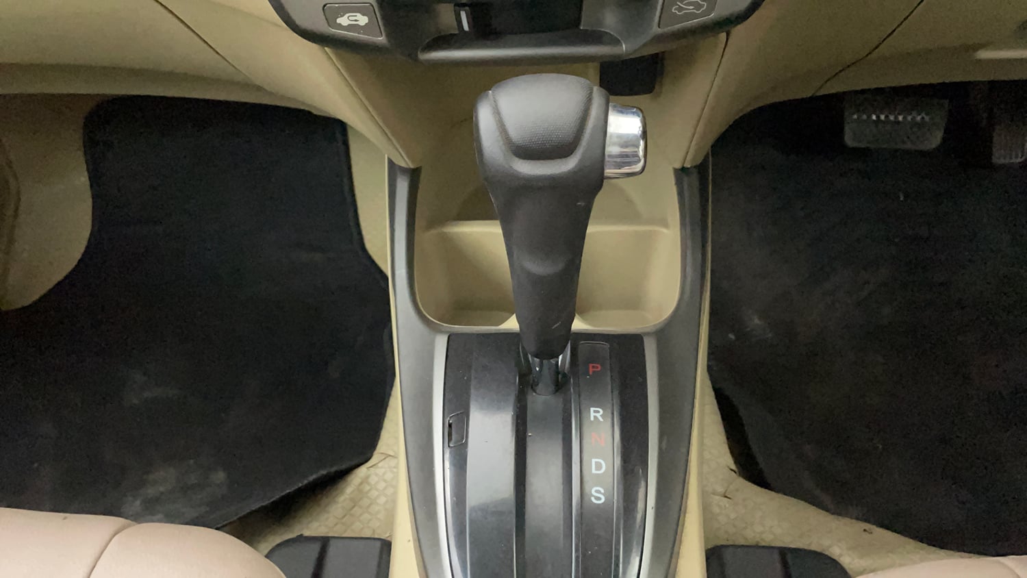 Used 2012 Honda City 1.5 V AT Petrol Automatic interior GEAR  KNOB VIEW
