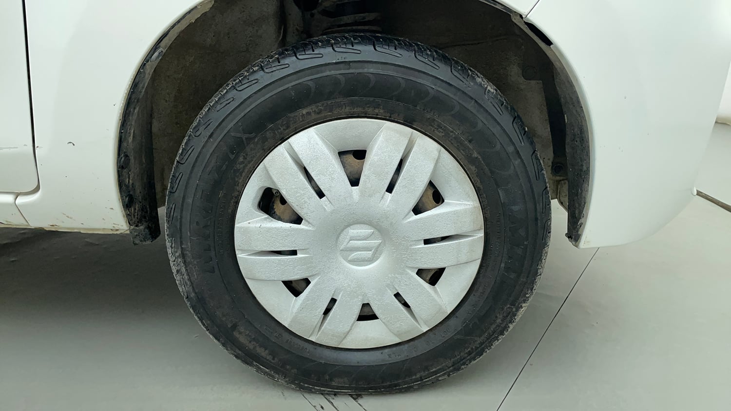 Used 2019 Maruti Suzuki Alto 800 LXi Petrol Manual tyres RIGHT FRONT TYRE RIM VIEW