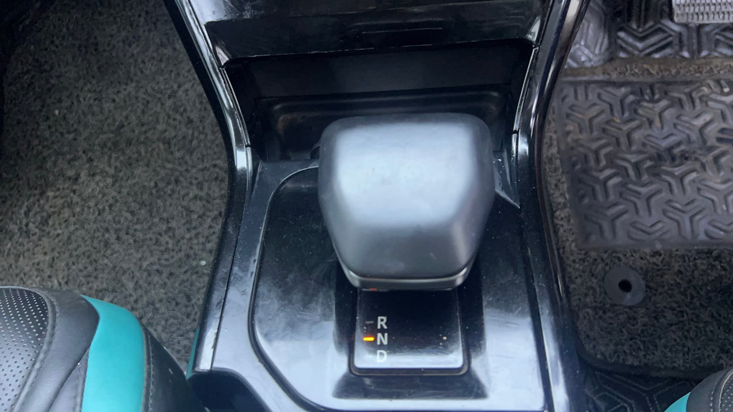 Used 2024 Tata Nexon Creative 1.2 Revotron Petrol 6AMT Petrol Automatic interior GEAR  KNOB VIEW