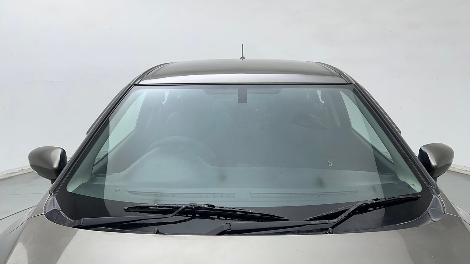 Used 2019 Maruti Suzuki Baleno Zeta Petrol Manual exterior FRONT WINDSHIELD VIEW