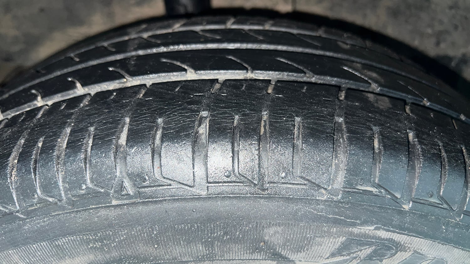 Used 2018 Tata Tiago Revotron XTA Petrol Automatic tyres RIGHT REAR TYRE TREAD VIEW