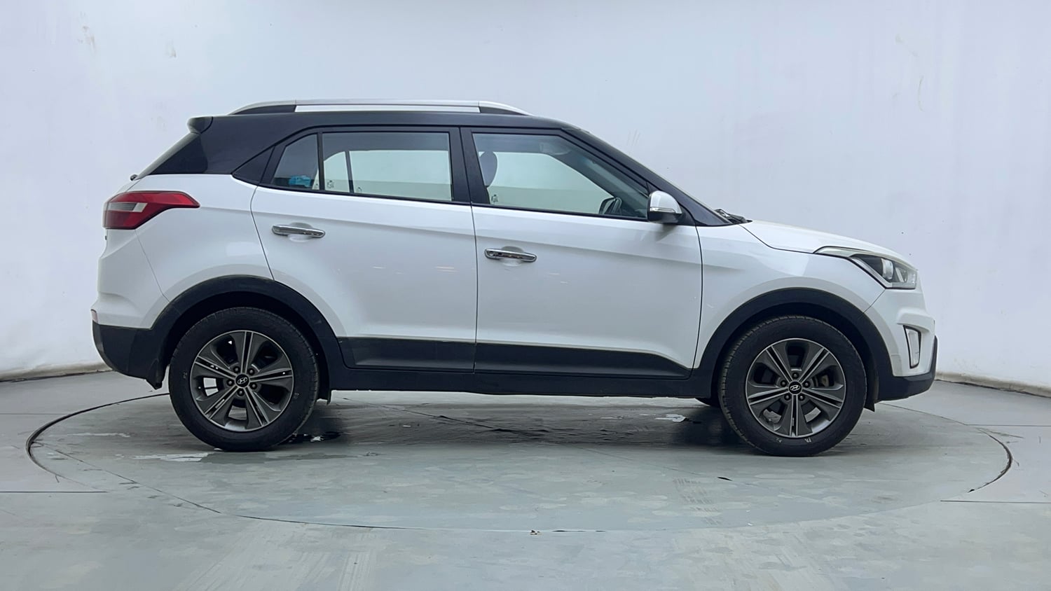 Used 2017 Hyundai Creta 1.6 SX Plus Petrol Special Edition Petrol Manual exterior RIGHT SIDE VIEW