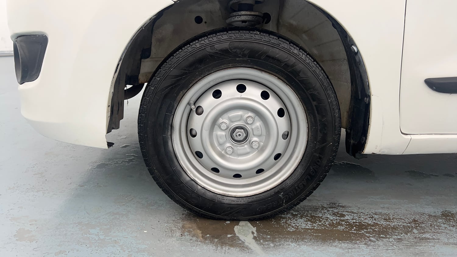 Used 2018 Maruti Suzuki Wagon R LXI CNG Cng Manual tyres LEFT FRONT TYRE RIM VIEW