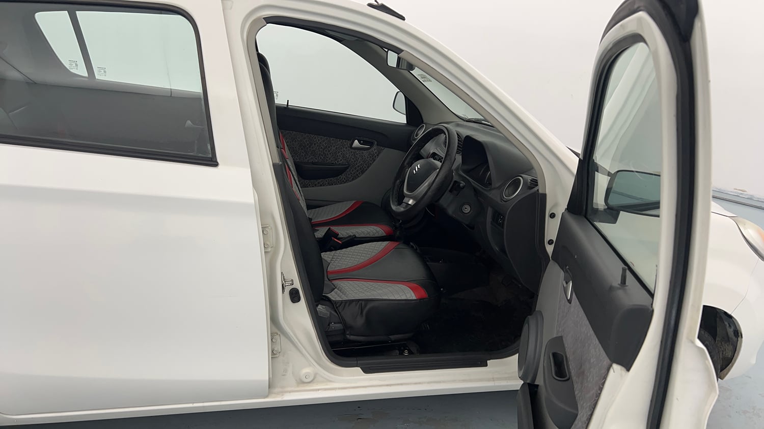 Used 2018 Maruti Suzuki Alto 800 LXi (O) Petrol Manual interior RIGHT SIDE FRONT DOOR CABIN VIEW