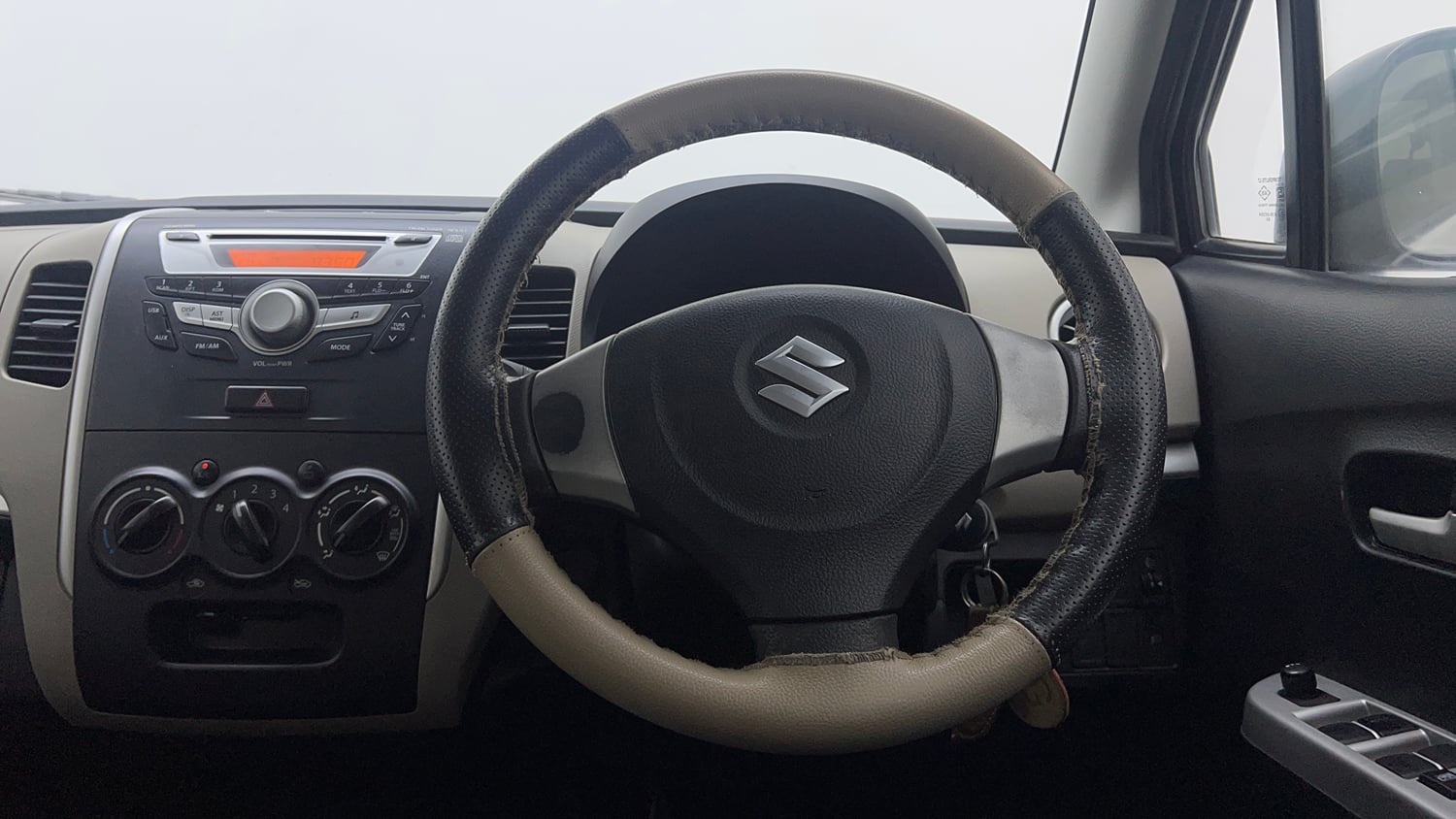 Used 2015 Maruti Suzuki Wagon R VXI Petrol Manual interior STEERING VIEW