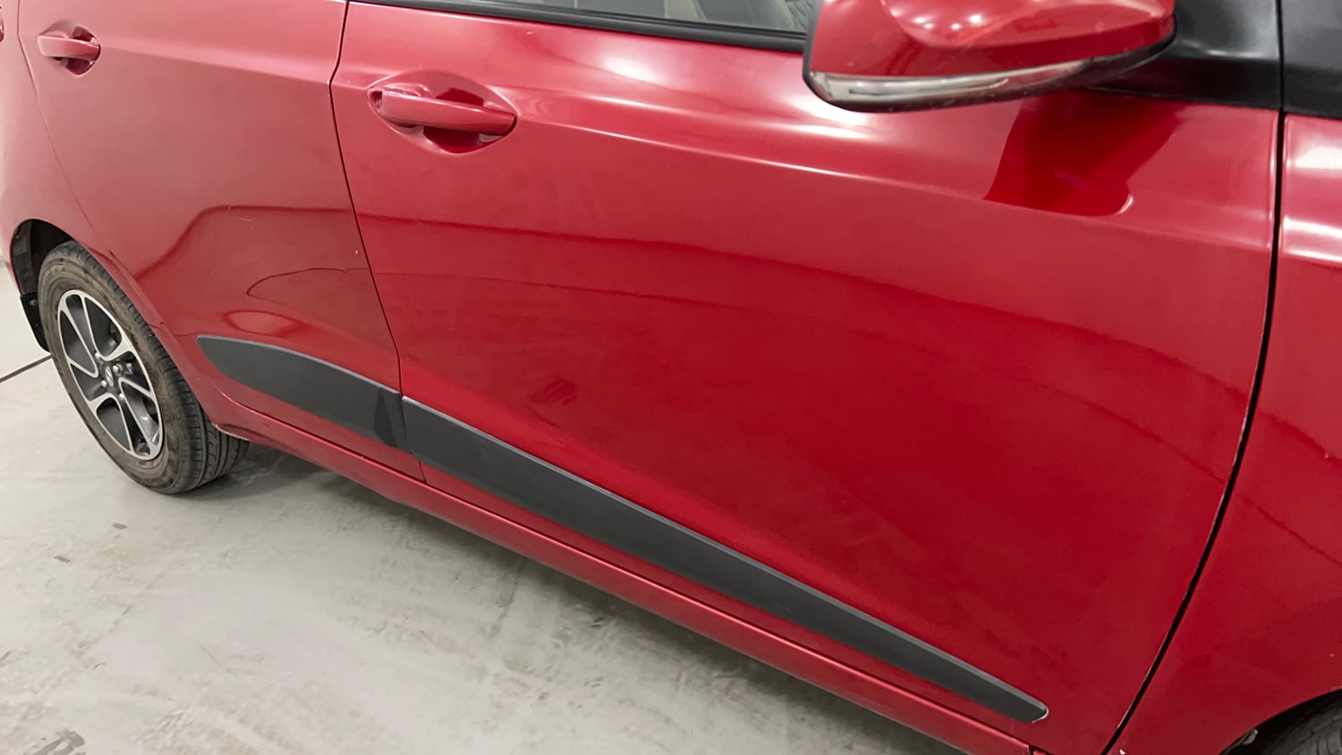Used 2017 Hyundai Grand i10 Sportz (O) AT 1.2 Kappa VTVT Petrol Automatic dents MINOR DENT