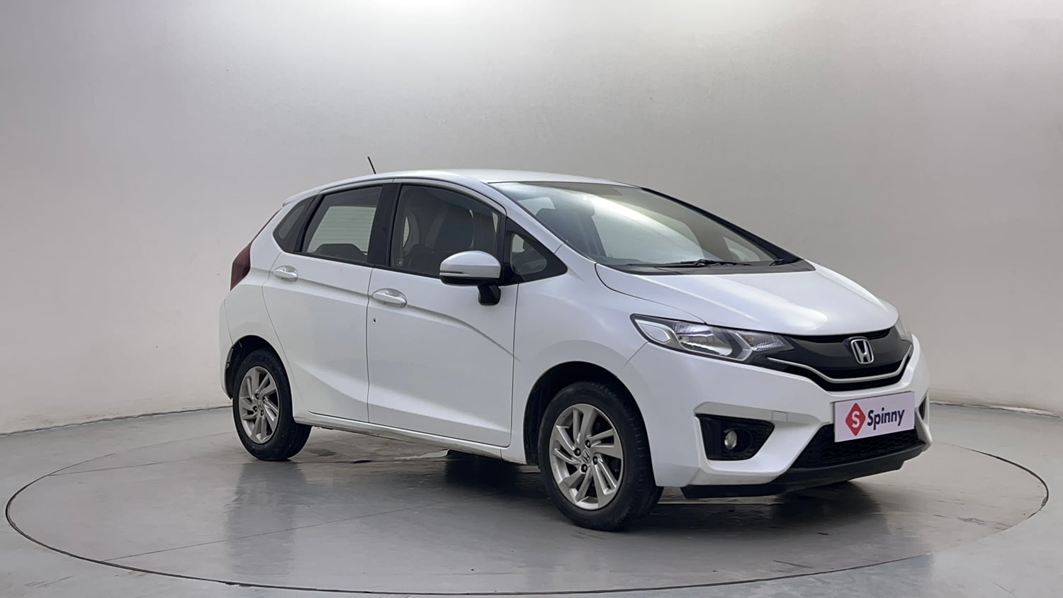 Used 2018 Honda Jazz V AT Petrol Petrol Automatic exterior RIGHT FRONT CORNER VIEW