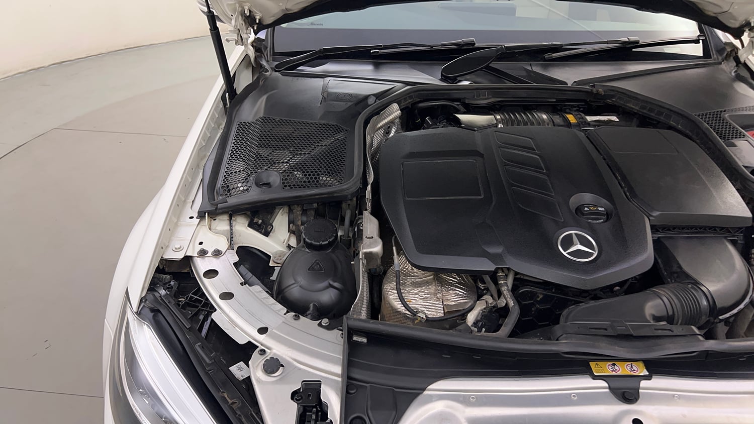 Used 2019 Mercedes-Benz C-Class C 220d Progressive Diesel Automatic engine ENGINE RIGHT SIDE HINGE & APRON VIEW