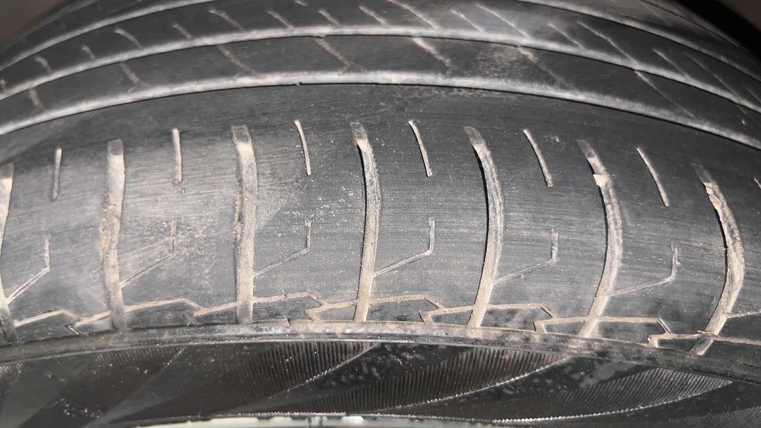 Used 2022 Hyundai Creta SX (O) 1.4 Turbo 7 DCT Petrol Automatic tyres LEFT FRONT TYRE TREAD VIEW